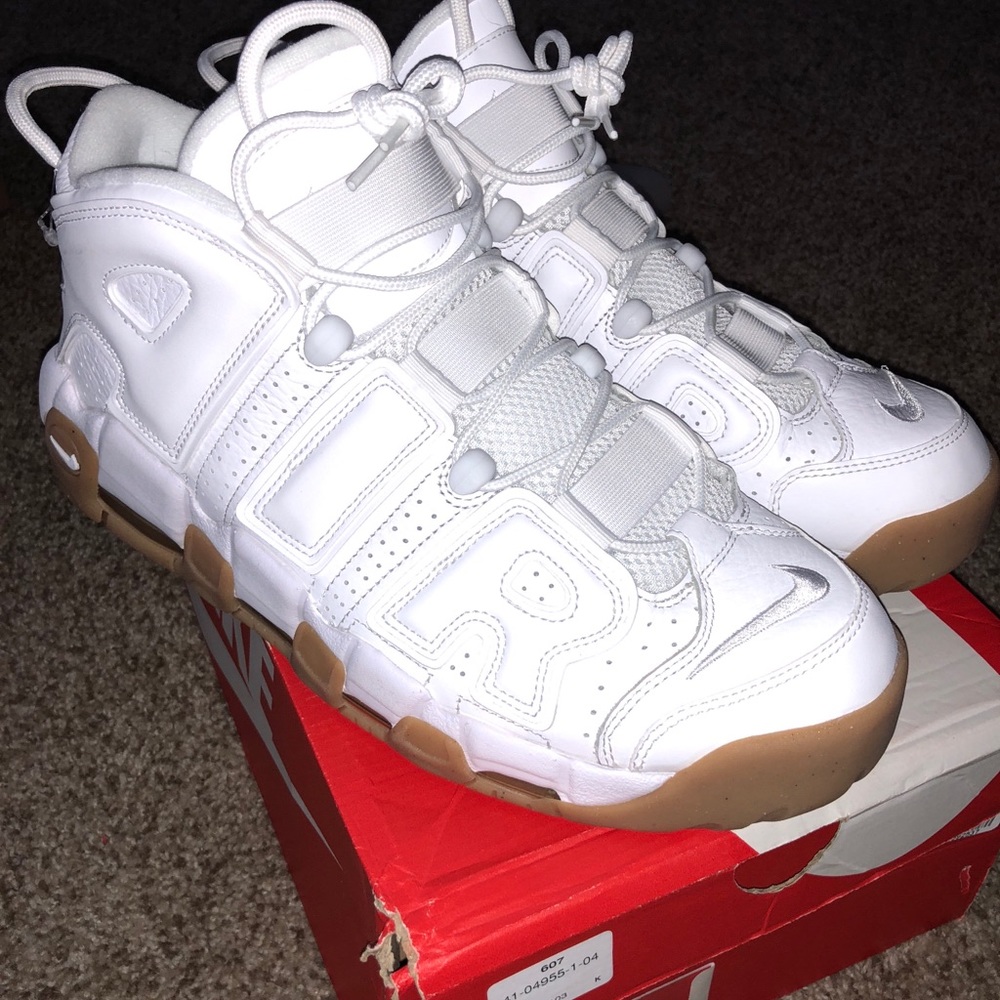 Nike air mods uptempo white gum